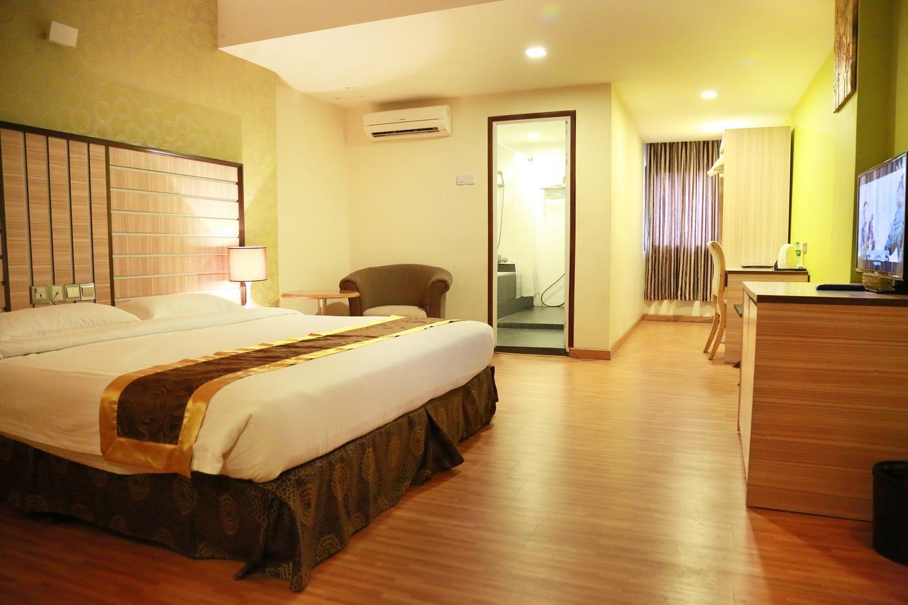 יאנגון Uptown Hotel מראה חיצוני תמונה
