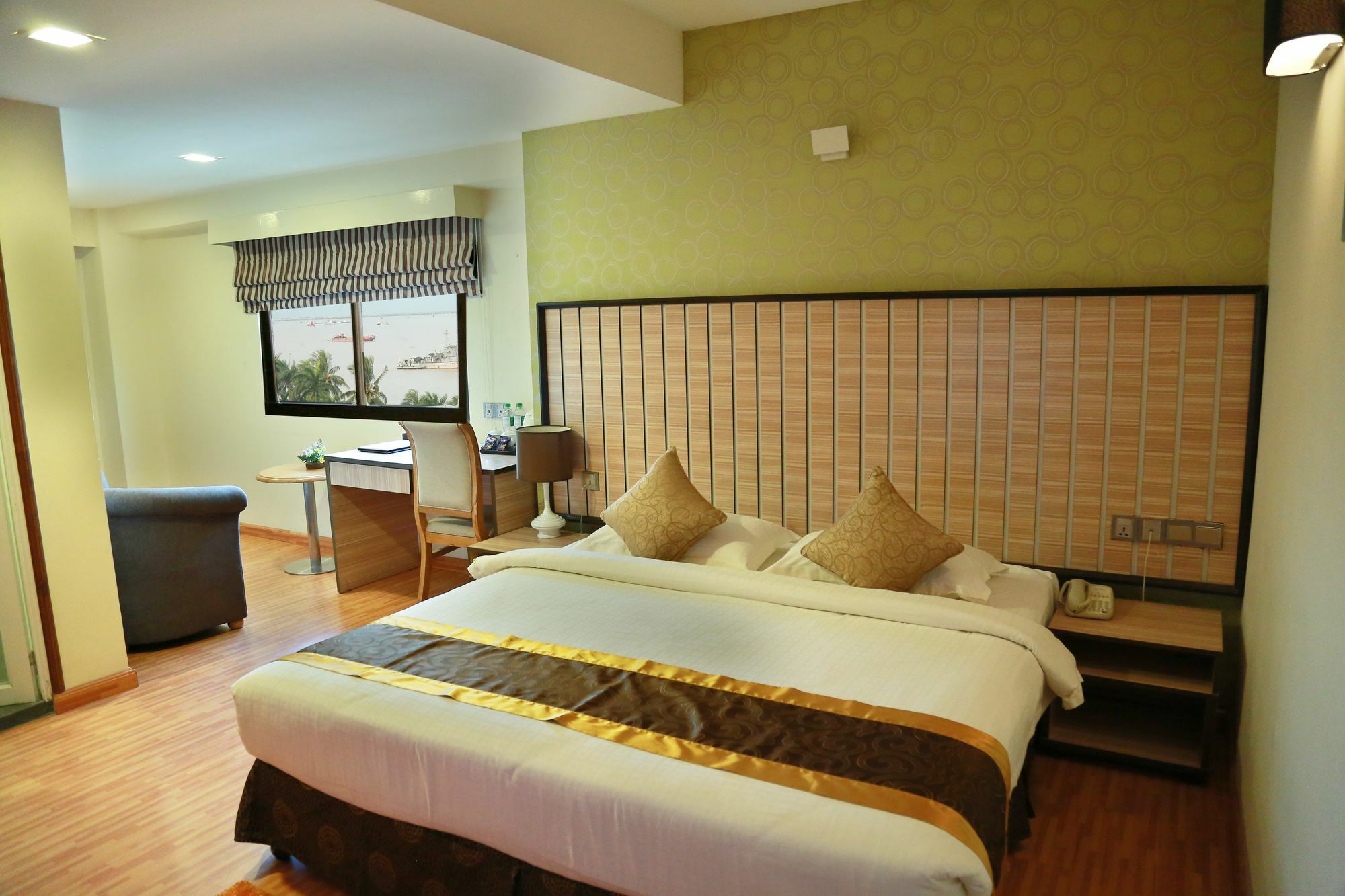 יאנגון Uptown Hotel מראה חיצוני תמונה