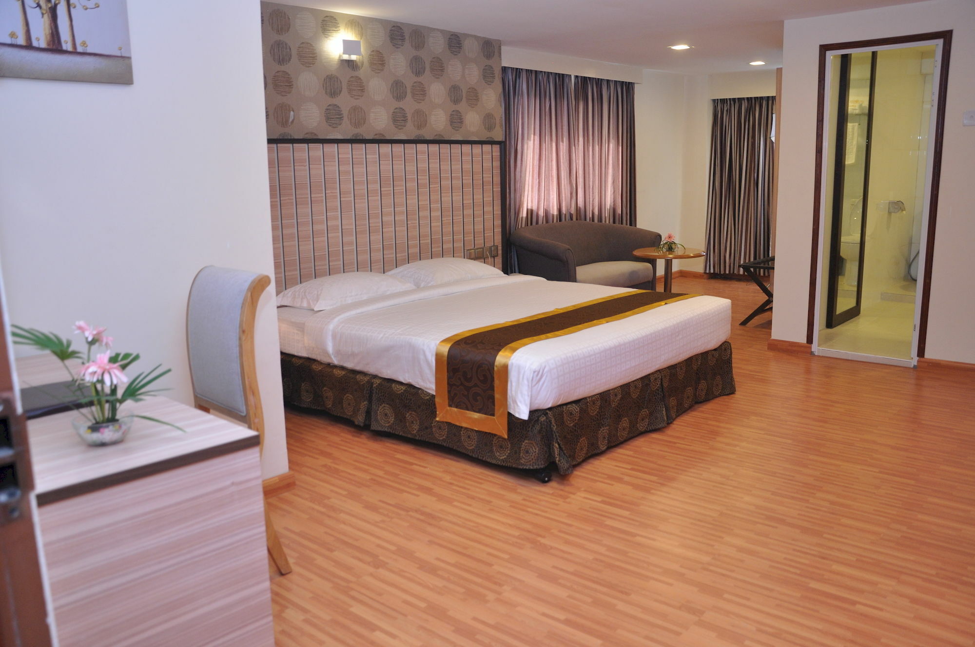 יאנגון Uptown Hotel מראה חיצוני תמונה
