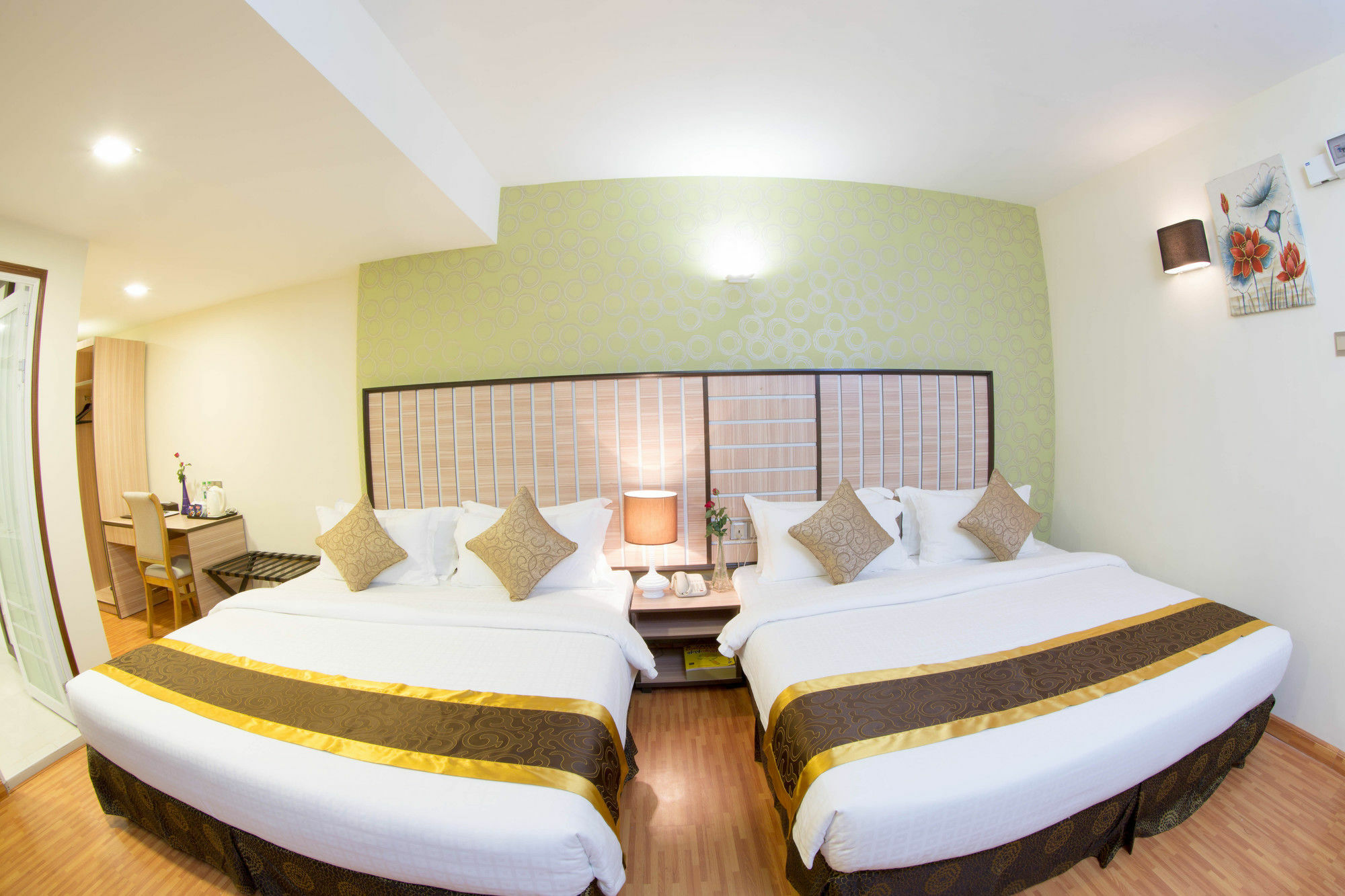 יאנגון Uptown Hotel מראה חיצוני תמונה