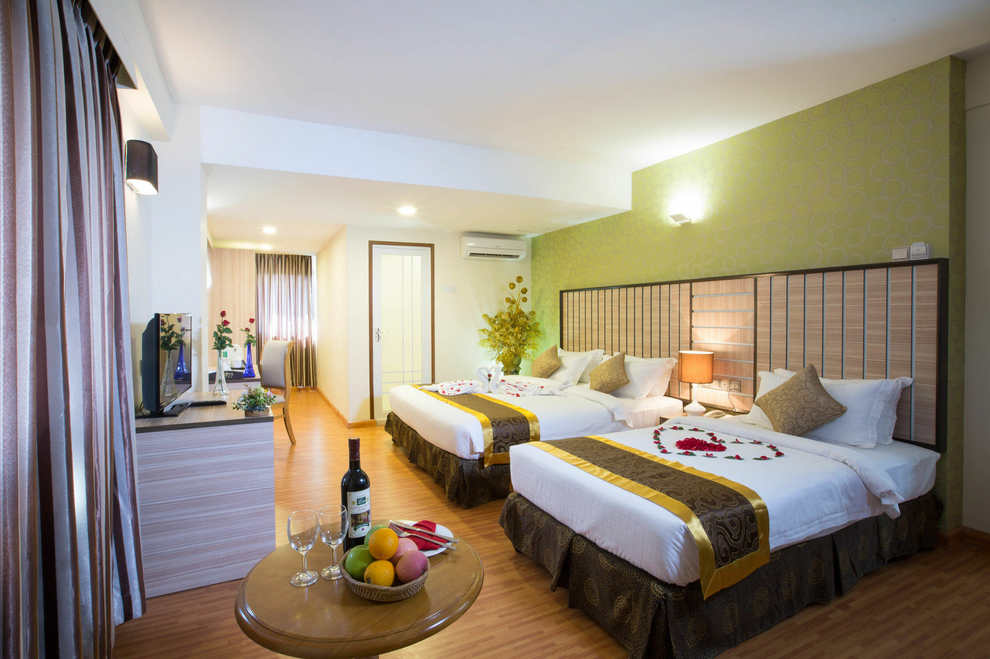 יאנגון Uptown Hotel מראה חיצוני תמונה