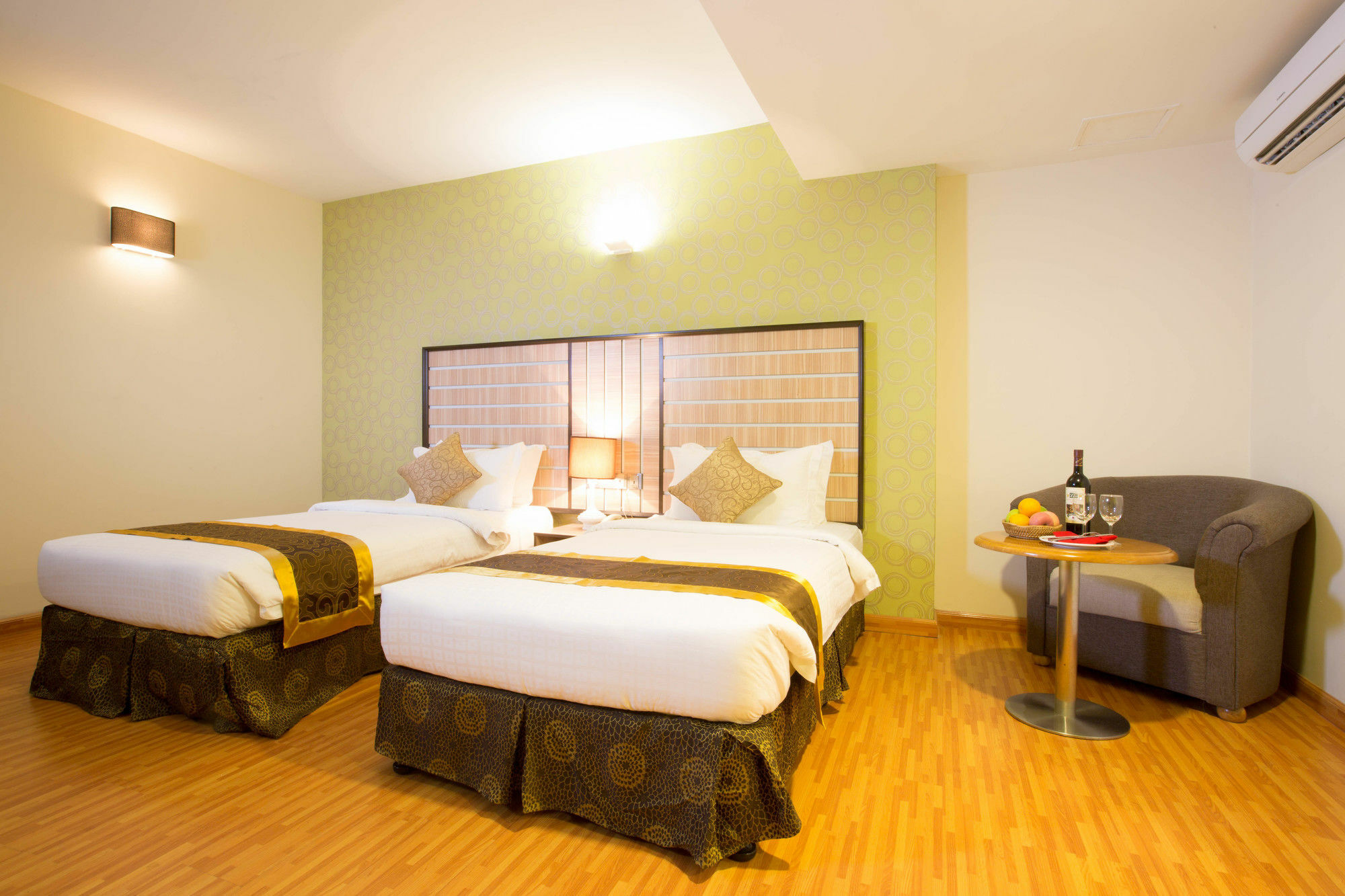 יאנגון Uptown Hotel מראה חיצוני תמונה