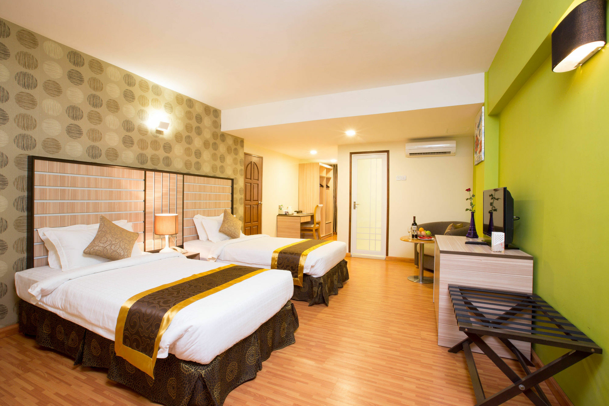 יאנגון Uptown Hotel מראה חיצוני תמונה
