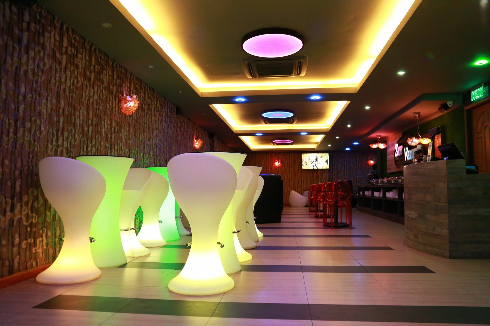 יאנגון Uptown Hotel מראה חיצוני תמונה