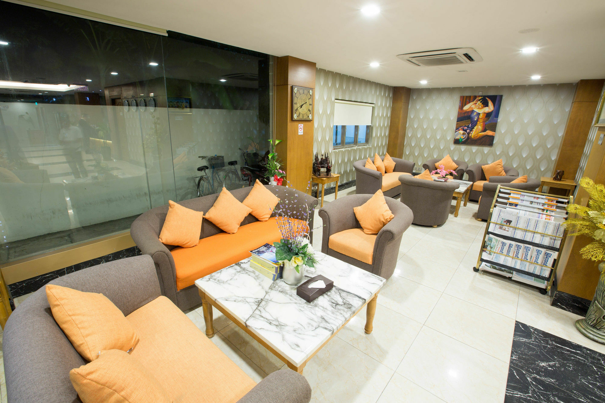 יאנגון Uptown Hotel מראה חיצוני תמונה