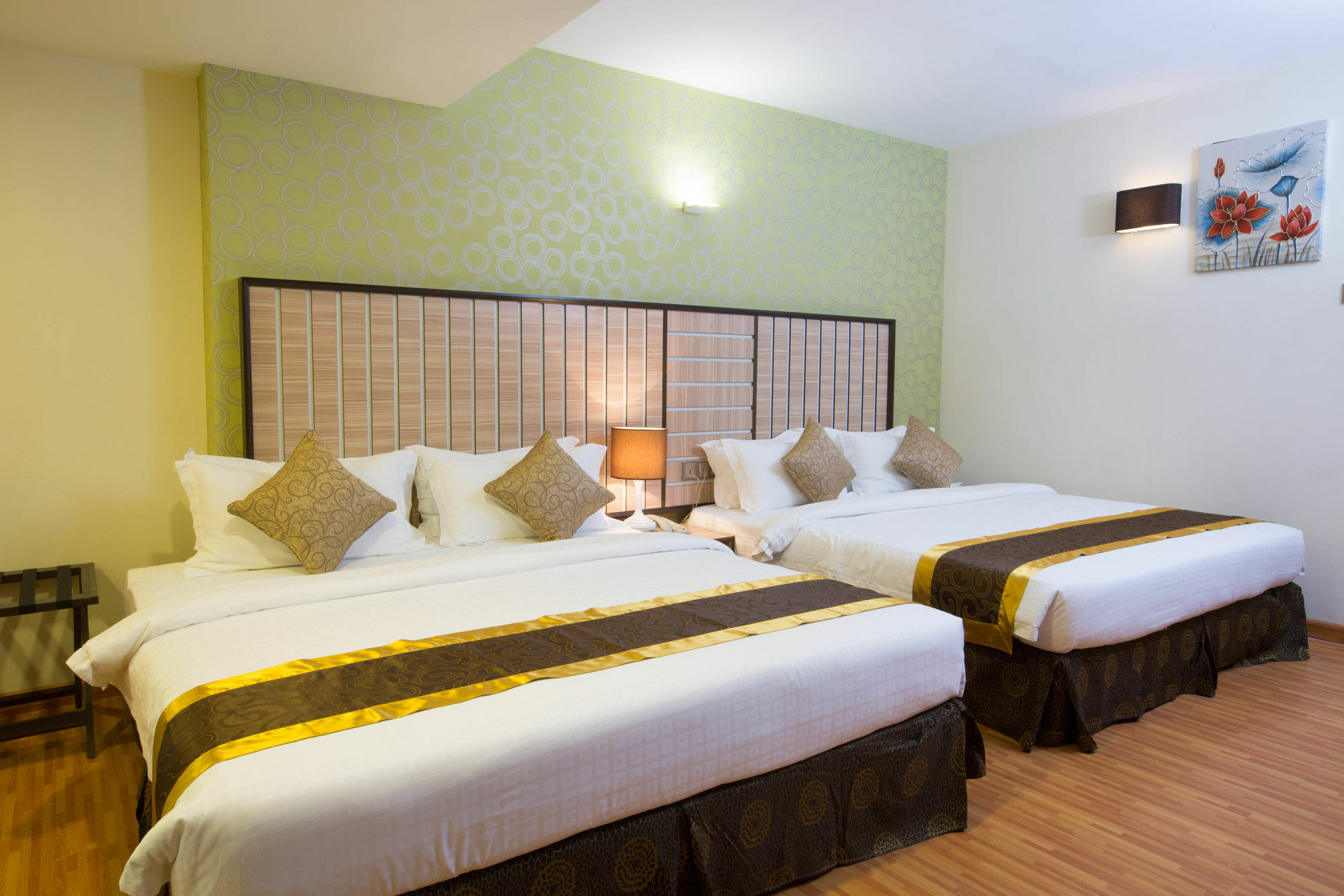 יאנגון Uptown Hotel מראה חיצוני תמונה