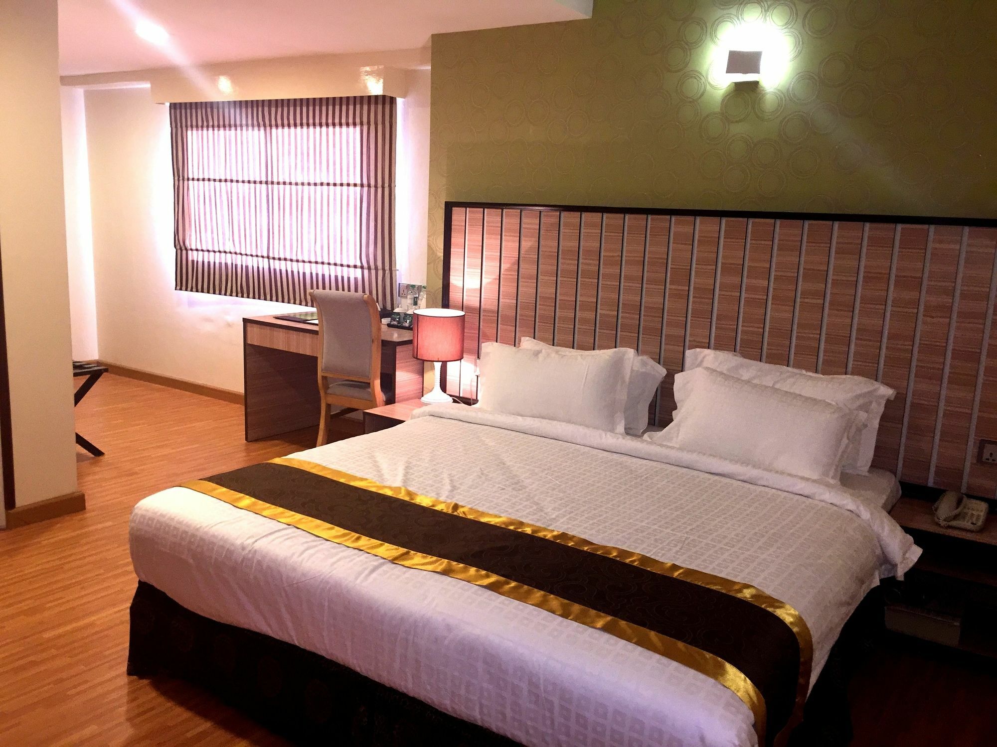 יאנגון Uptown Hotel מראה חיצוני תמונה