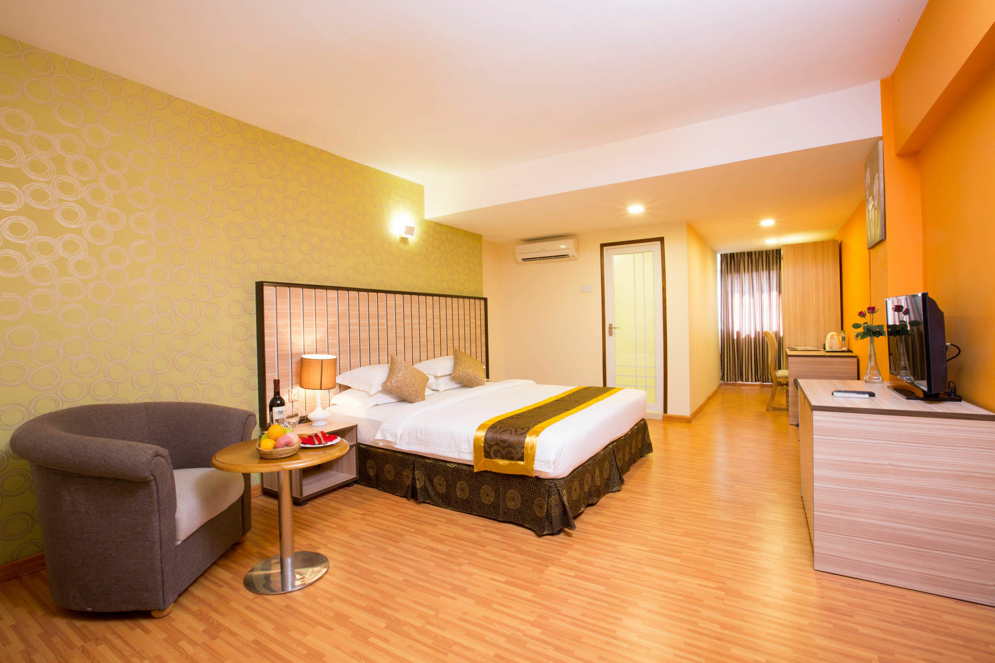 יאנגון Uptown Hotel מראה חיצוני תמונה